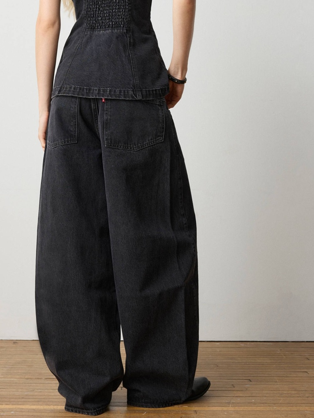 Levi’s Super Barrel Jean - Picture 6 of 7